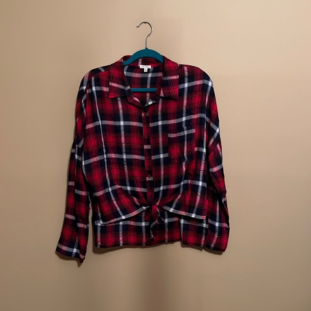 Tie front, high low, thin flannel print, long sleeve, button down